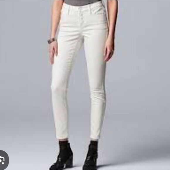 Vera Wang Simply Vera Ivory Skinny Jeans - Picture 1 of 7
